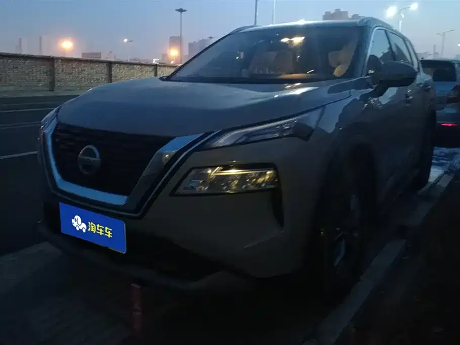 Nissan X-Trail — фото 1