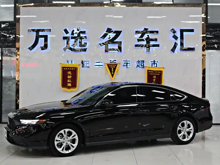 Honda Accord — фото 1