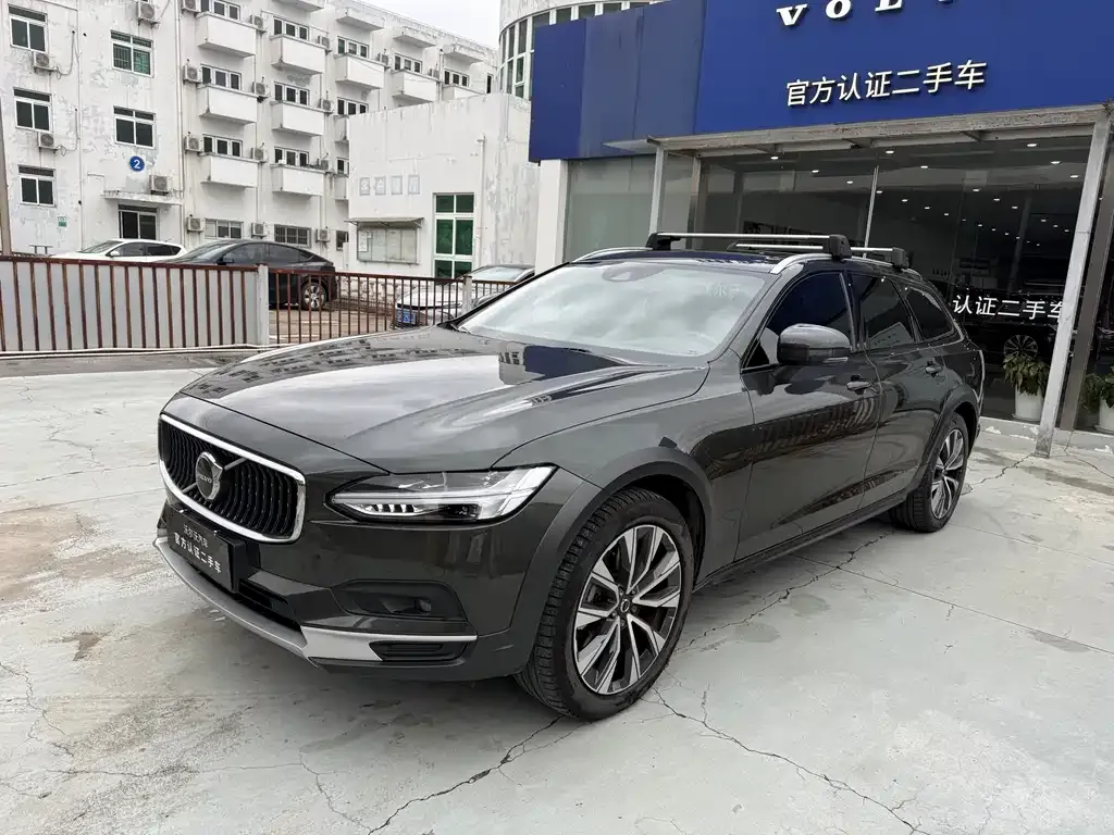 Volvo V90 — фото 1