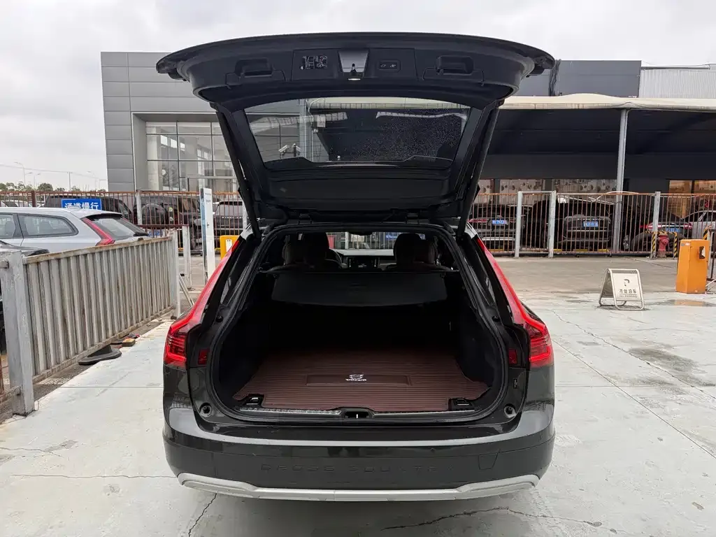 Volvo V90 — фото 10