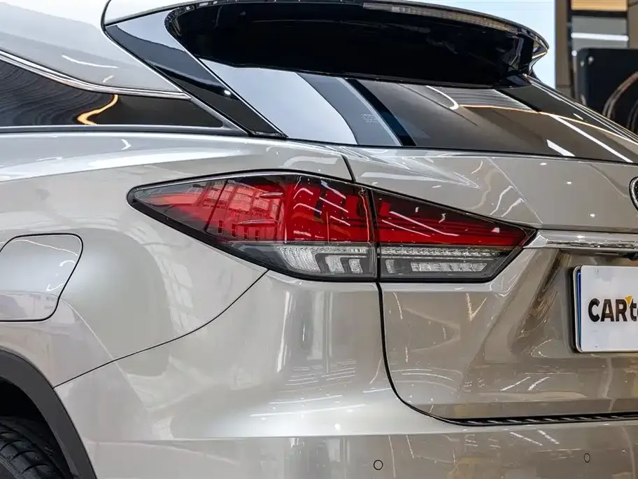 Lexus RX — фото 10