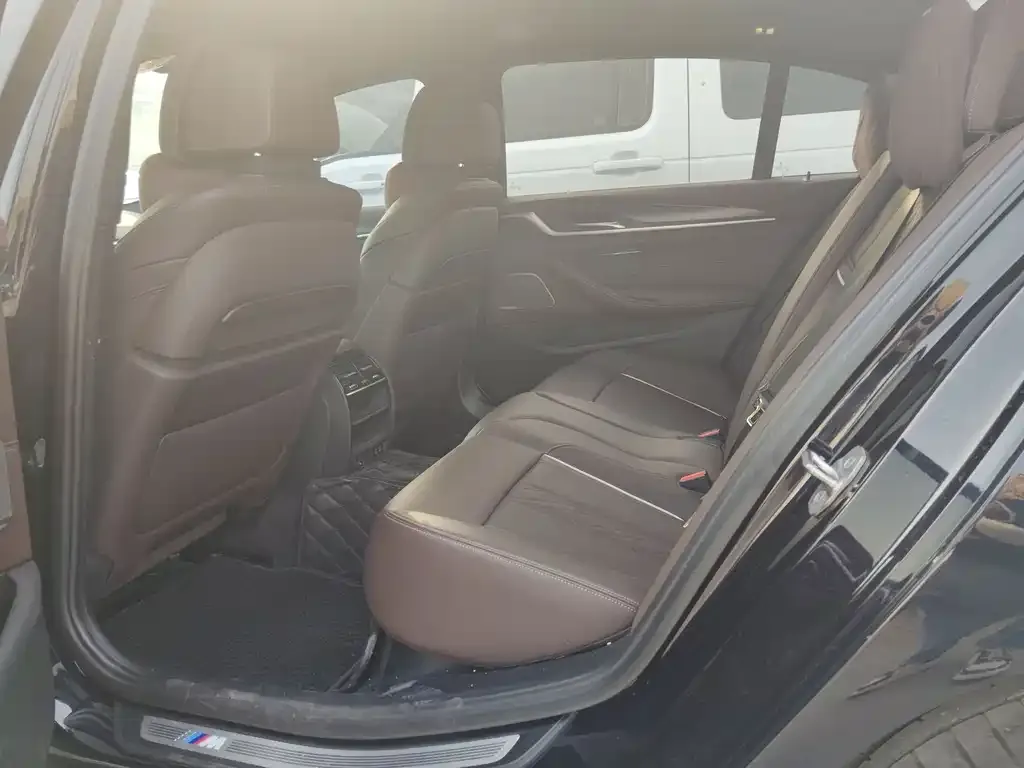 BMW 5 Series New Energy — фото 3