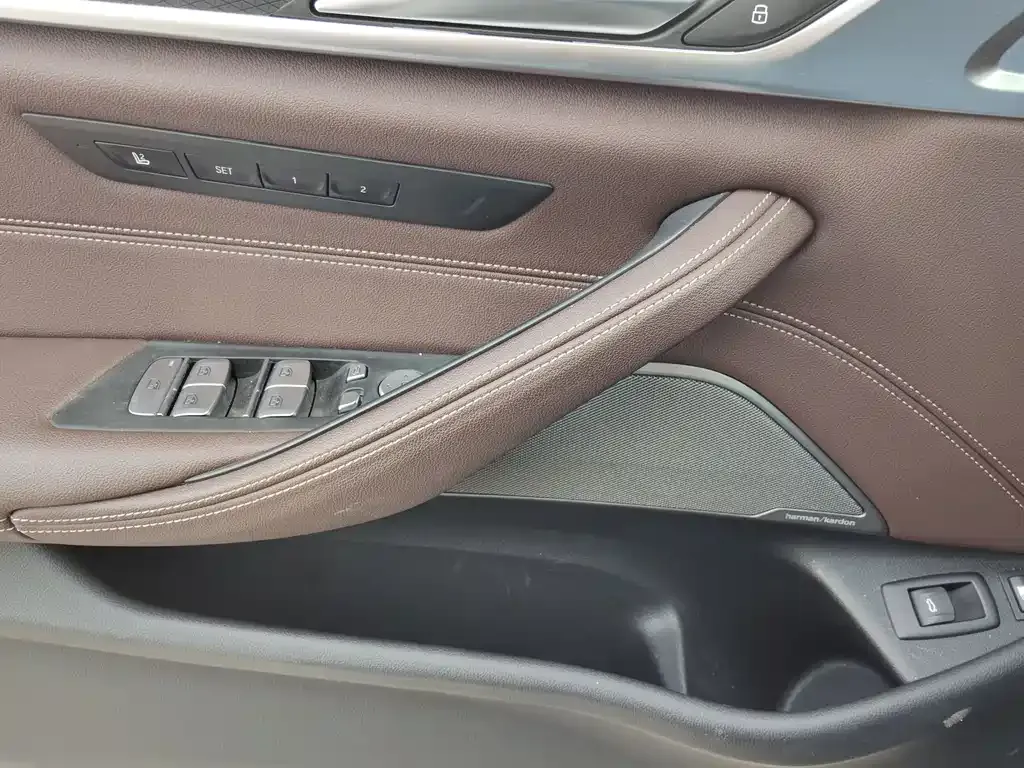 BMW 5 Series New Energy — фото 6