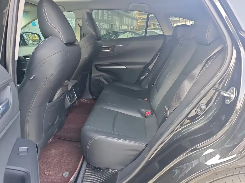 Toyota Harrier — фото 6