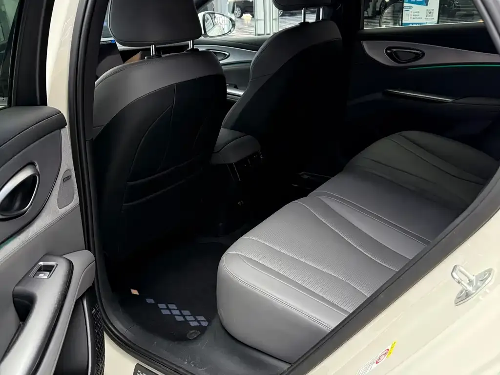 BYD Seal 07 DM-i — фото 7