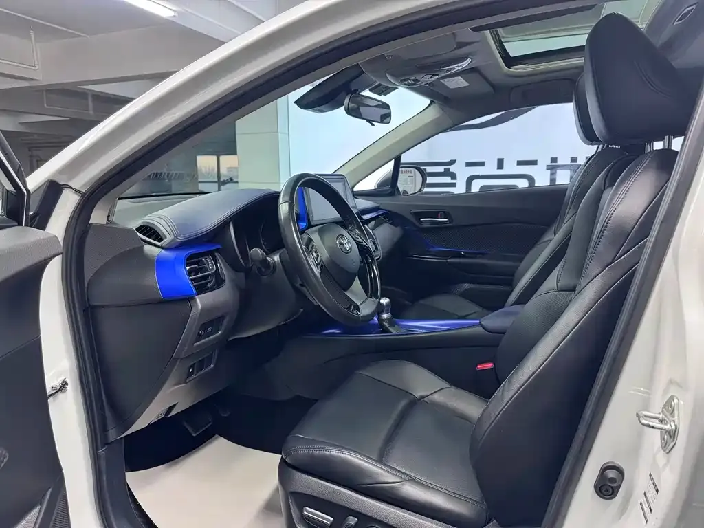 Toyota C-HR — фото 2
