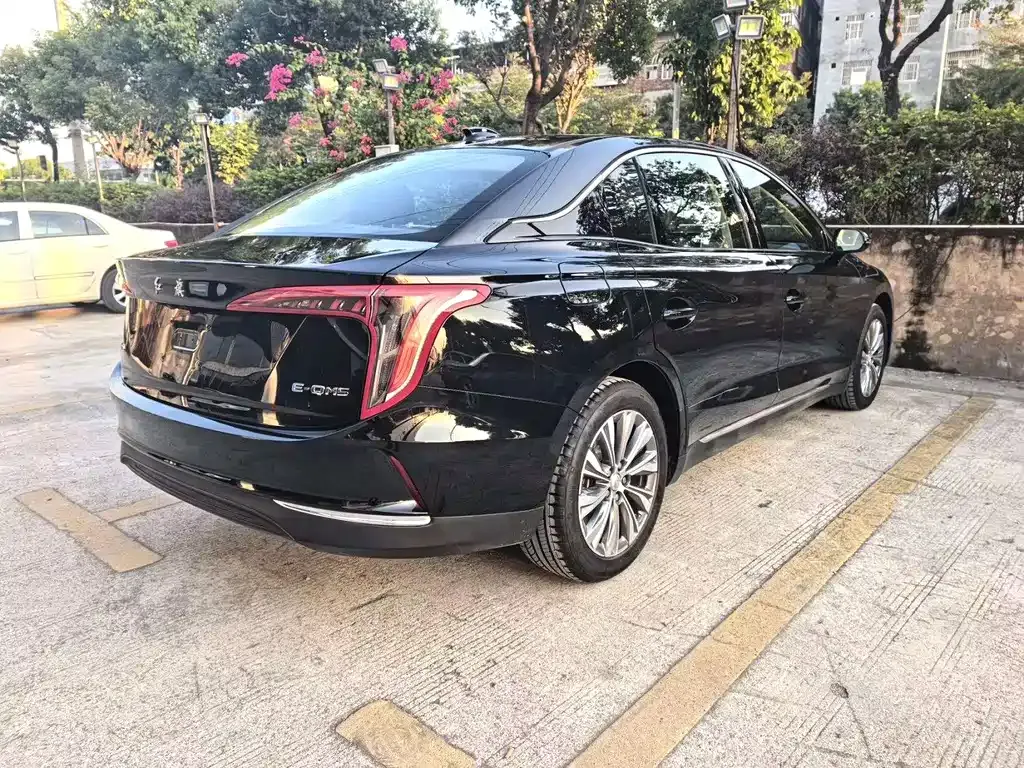 Hongqi E-QM5 — фото 9