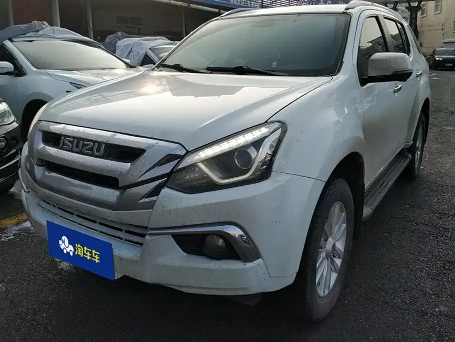 Isuzu MU-X — фото 1