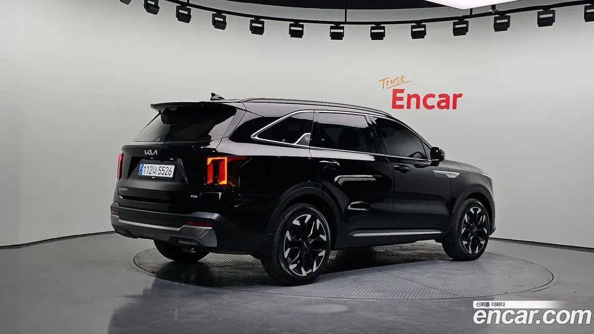 Kia Sorento — фото 8