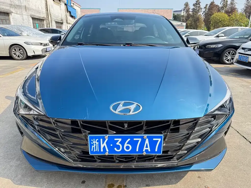 Hyundai Elantra — фото 6