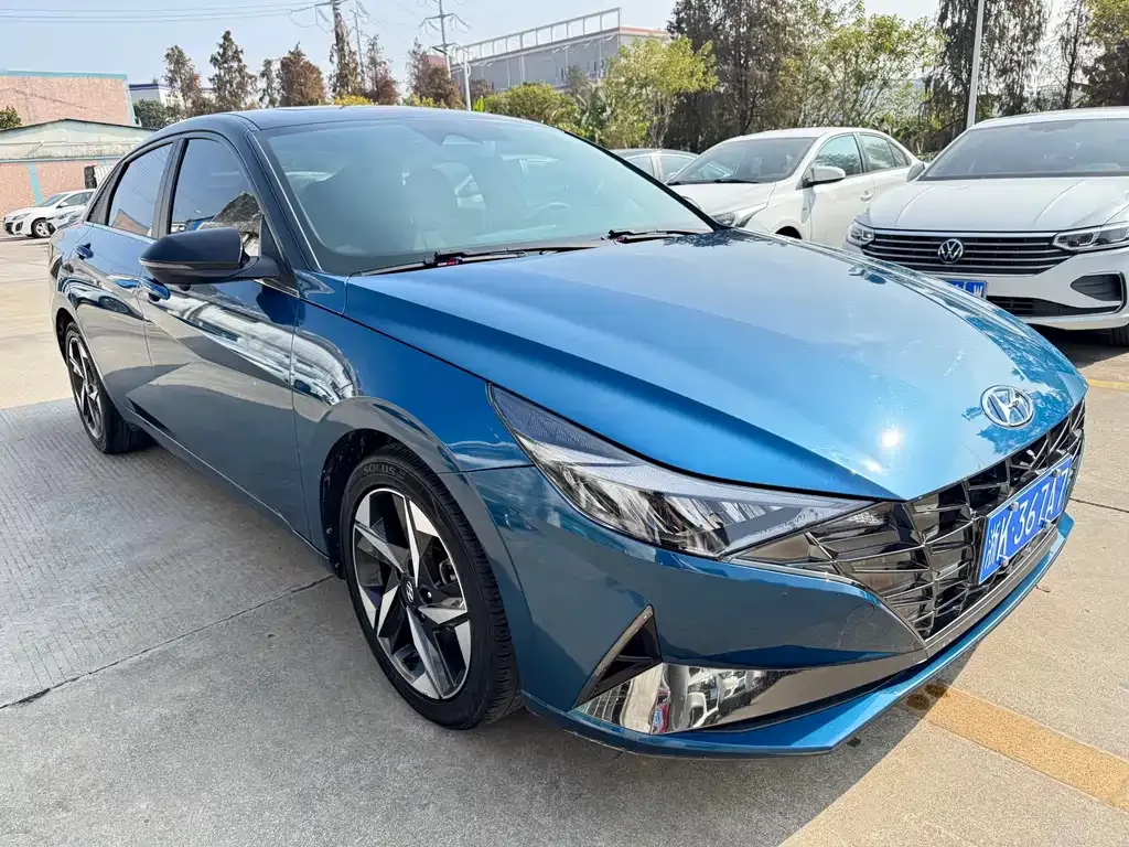 Hyundai Elantra — фото 10