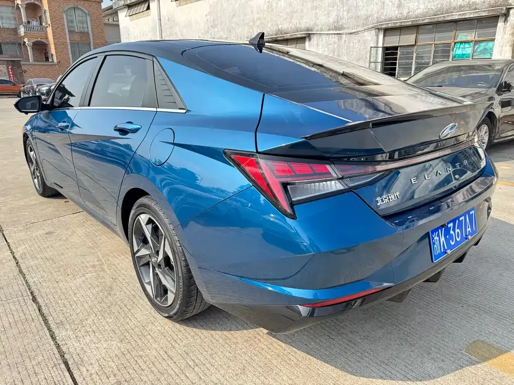 Hyundai Elantra — фото 4