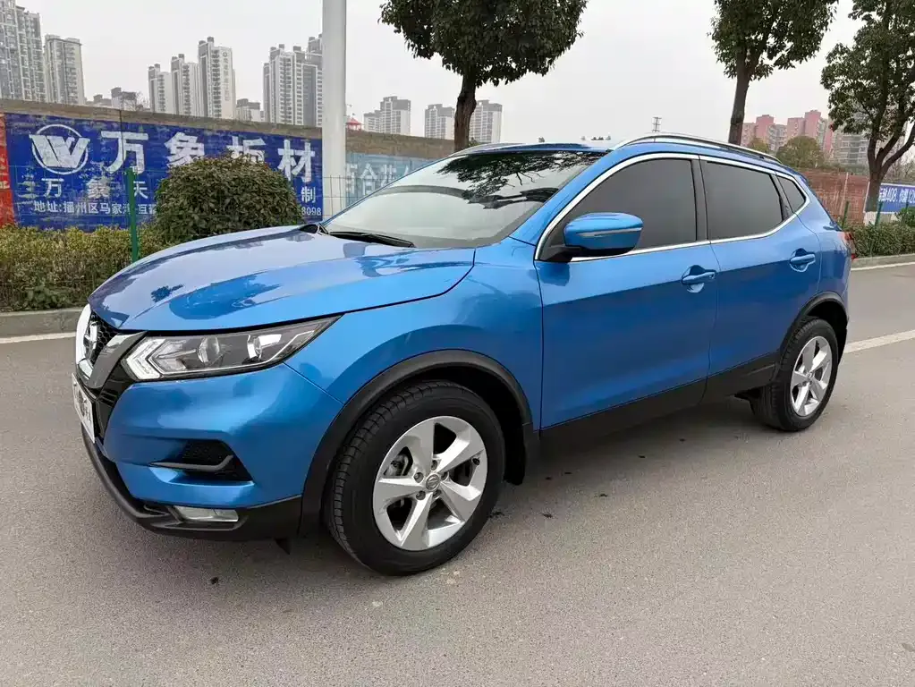 Nissan Qashqai — фото 1