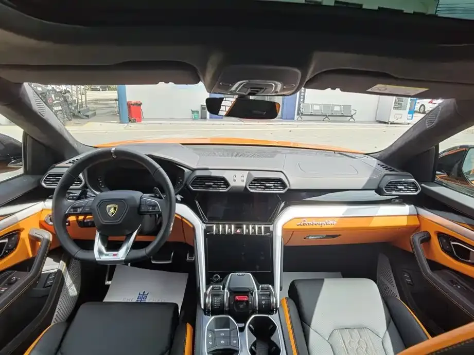 Lamborghini Urus — фото 8