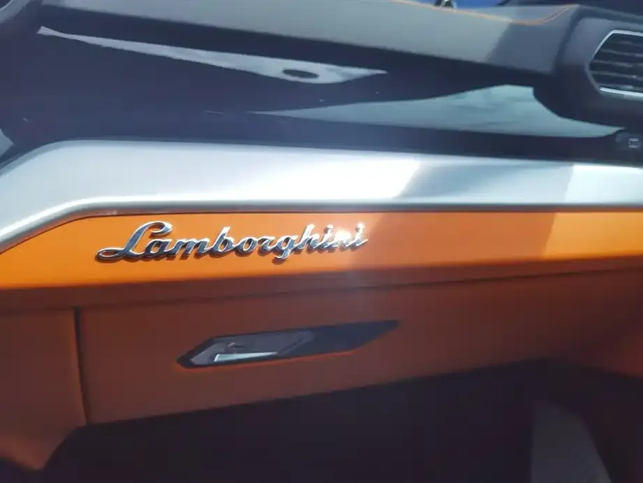 Lamborghini Urus — фото 9