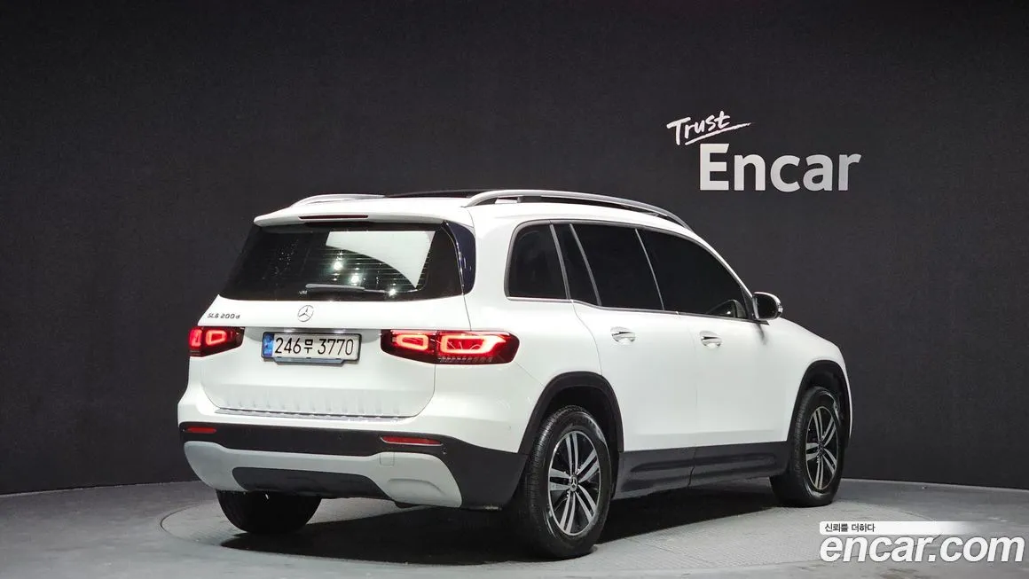Mercedes-Benz GLB-Class — фото 10