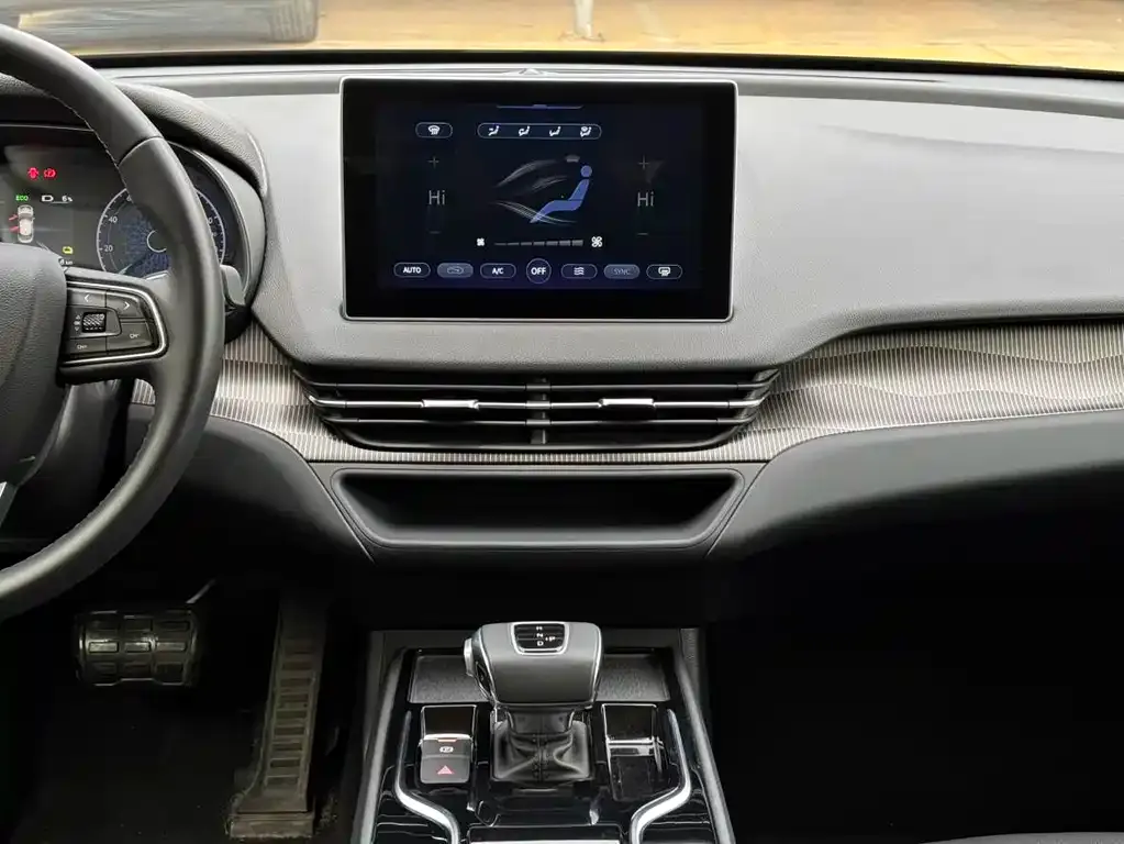 Hongqi E-QM5 — фото 2