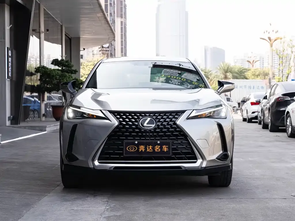 Lexus UX — фото 3