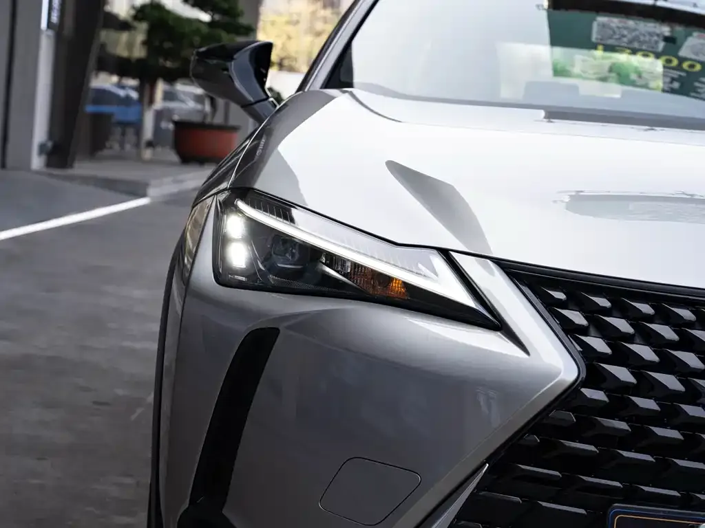 Lexus UX — фото 7