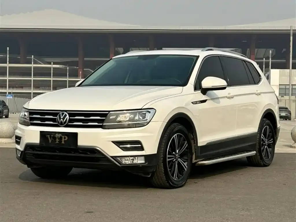 Volkswagen Tiguan L — фото 3