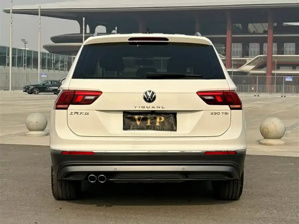 Volkswagen Tiguan L — фото 8