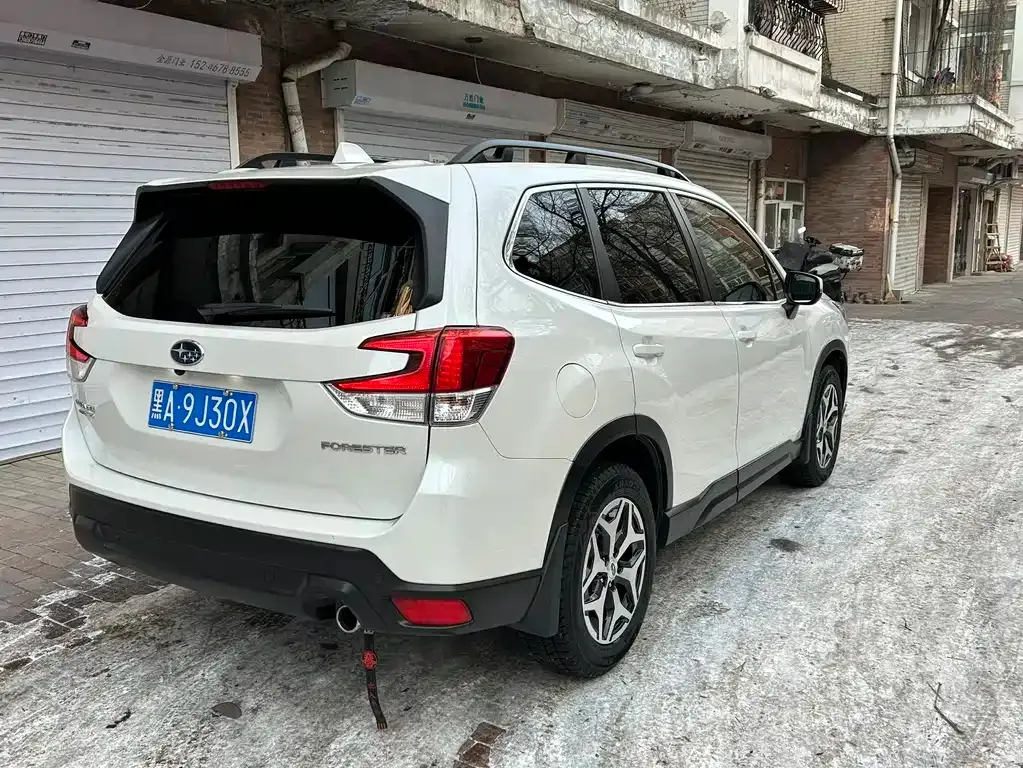 Subaru Forester — фото 7
