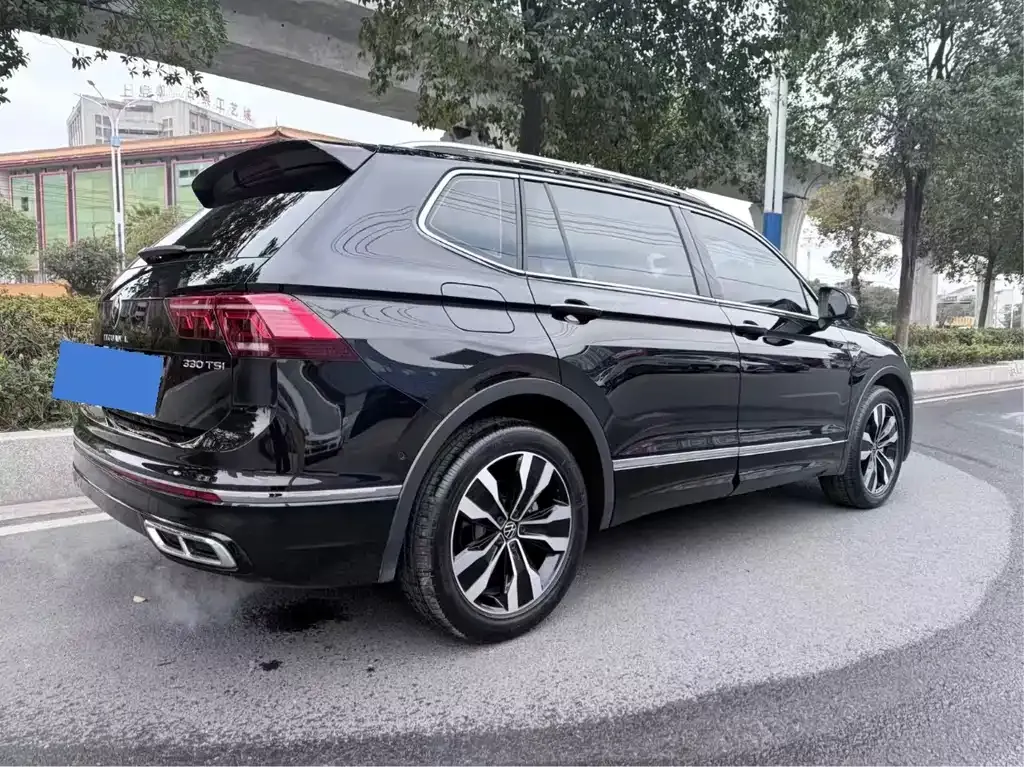 Volkswagen Tiguan L — фото 3
