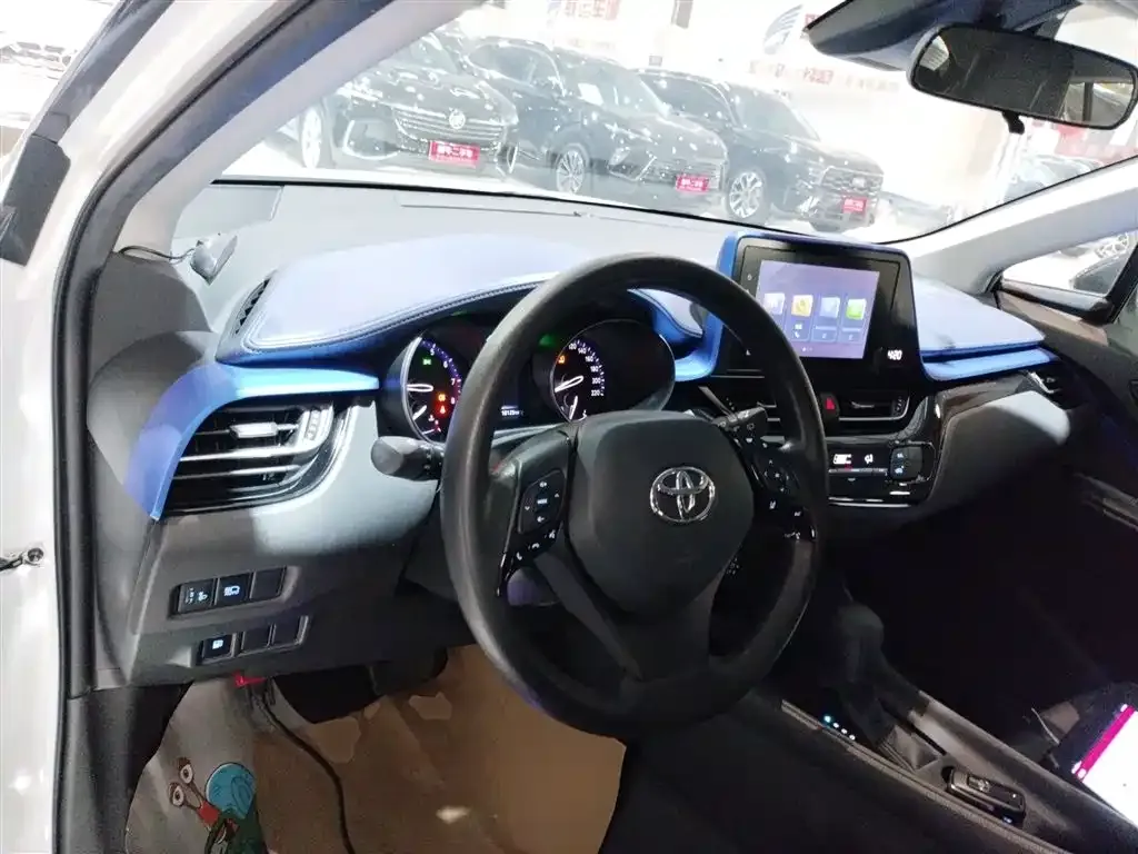 Toyota C-HR — фото 4