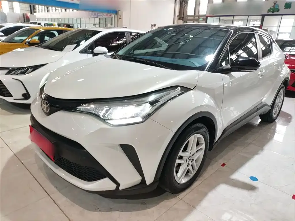 Toyota C-HR — фото 9