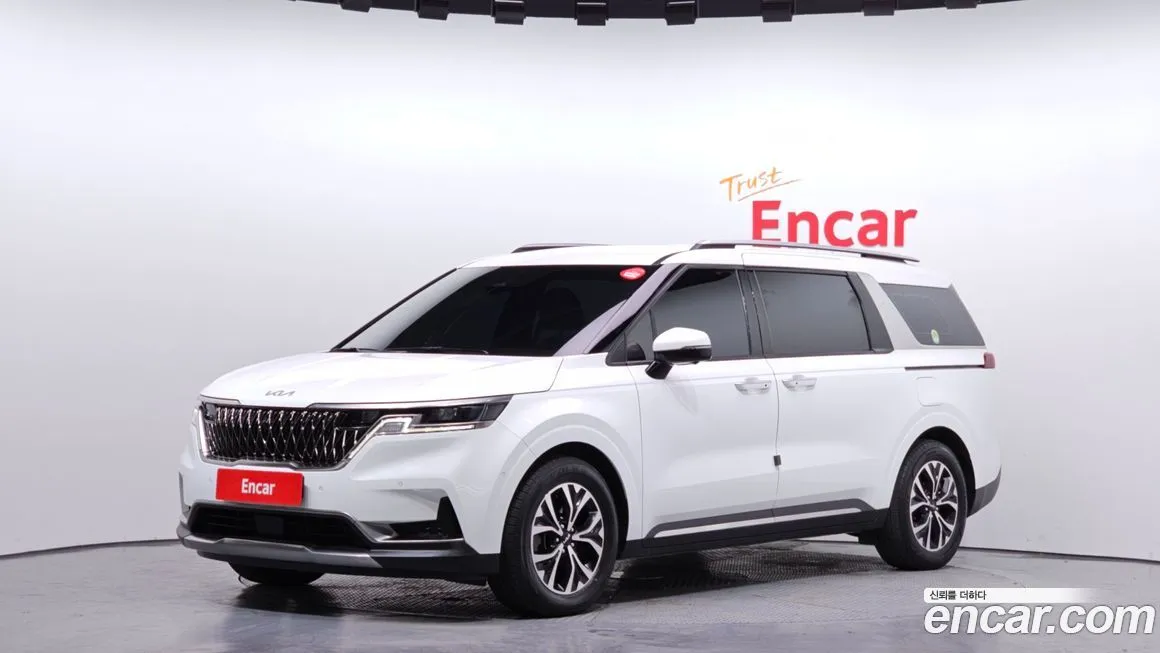 Kia Carnival — фото 1