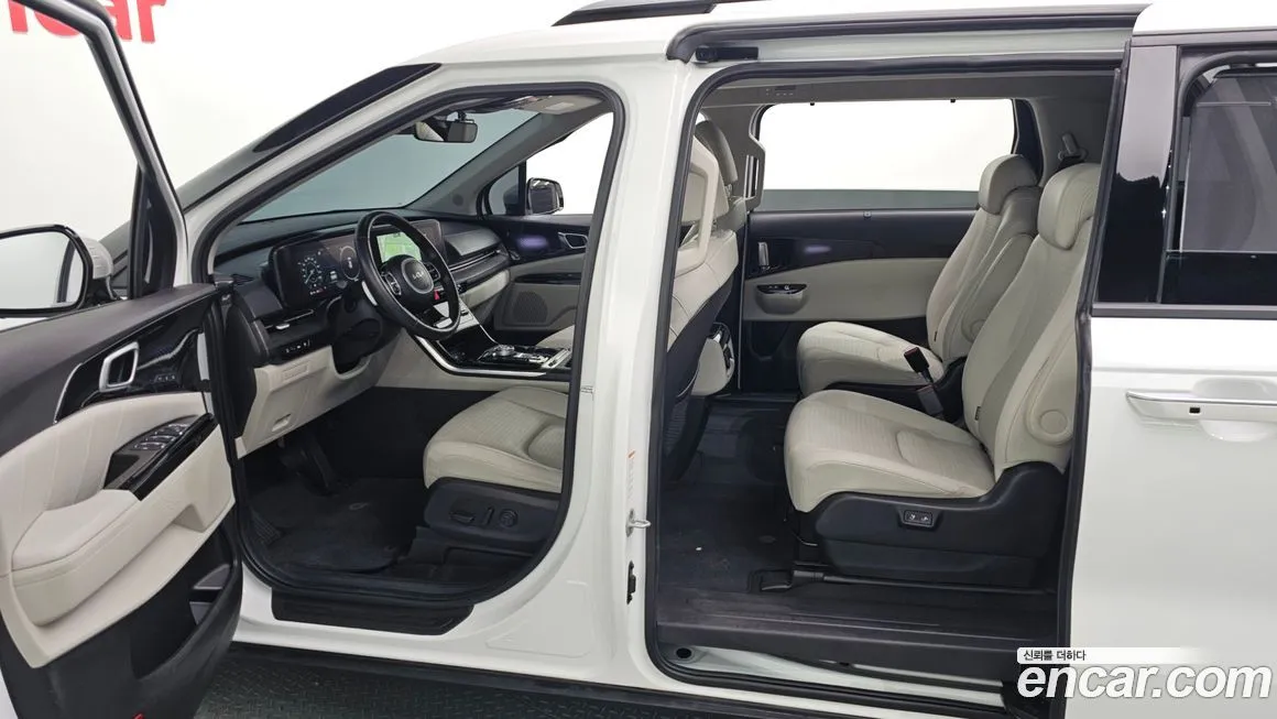 Kia Carnival — фото 10
