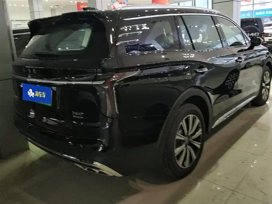 Hongqi HS7 PHEV — фото 10