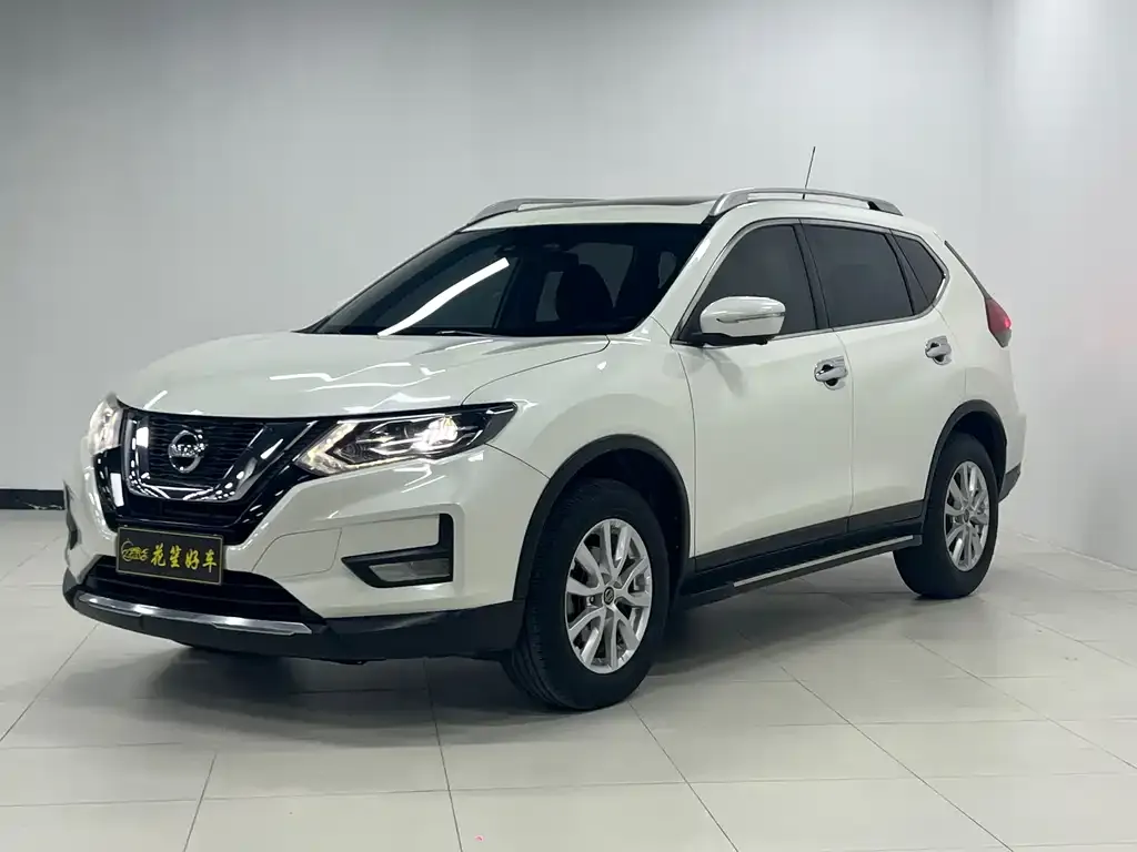 Nissan X-Trail — фото 1