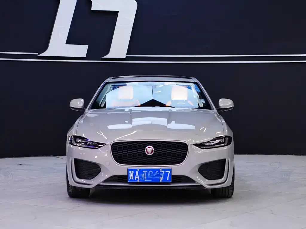 Jaguar XEL — фото 10