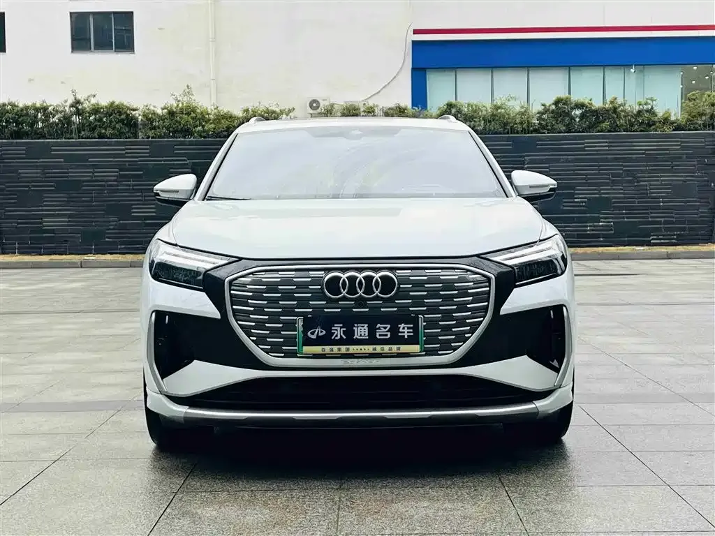 Audi Q4 e-tron — фото 5