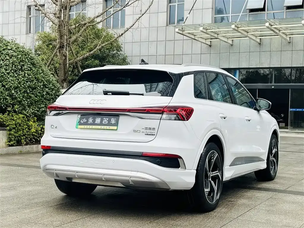 Audi Q4 e-tron — фото 4
