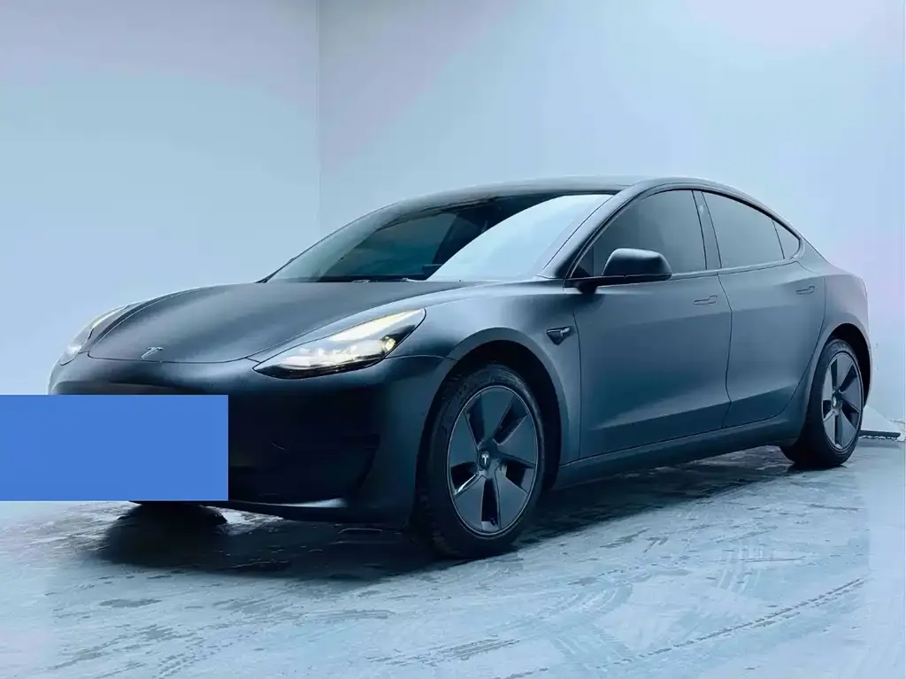 Tesla Model 3 — фото 1