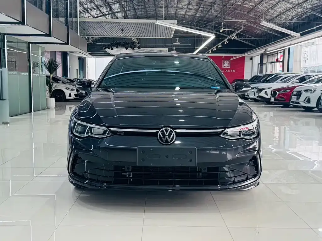 Volkswagen Golf — фото 10