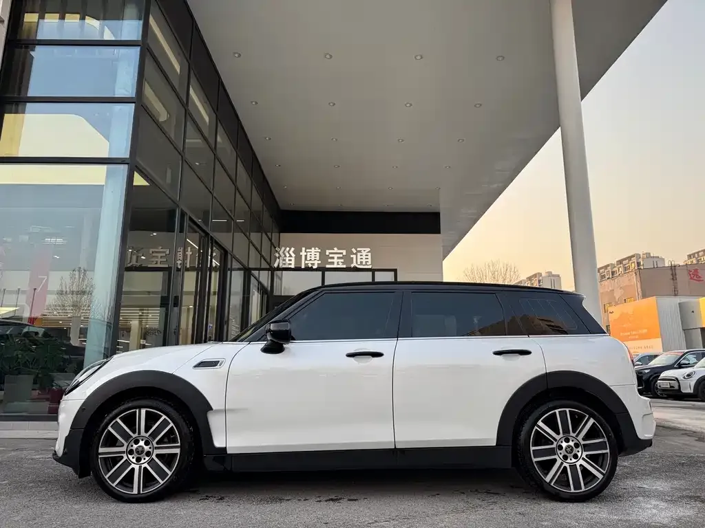 MINI Clubman — фото 3