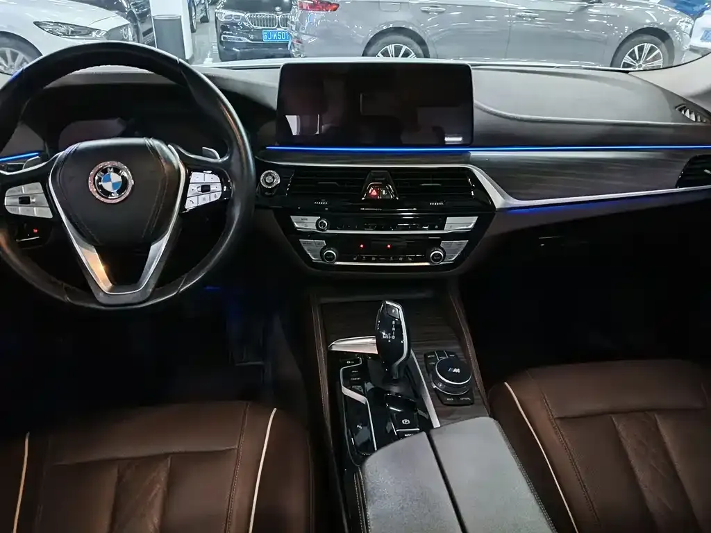 BMW 5 Series — фото 6