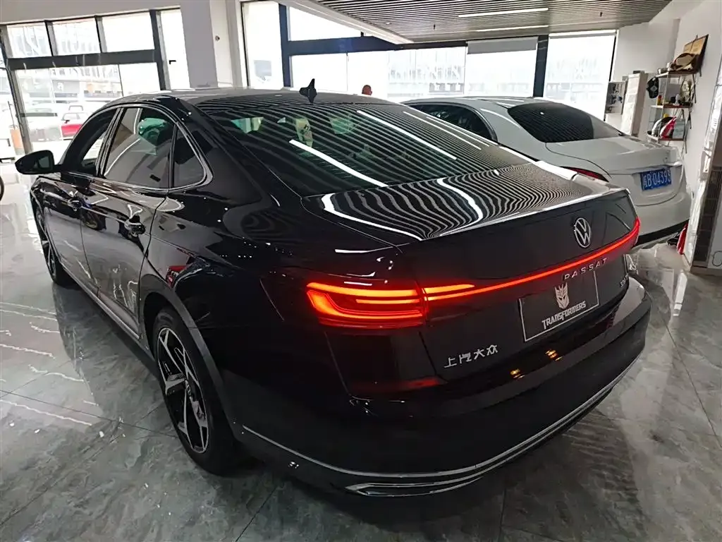 Volkswagen Passat — фото 8