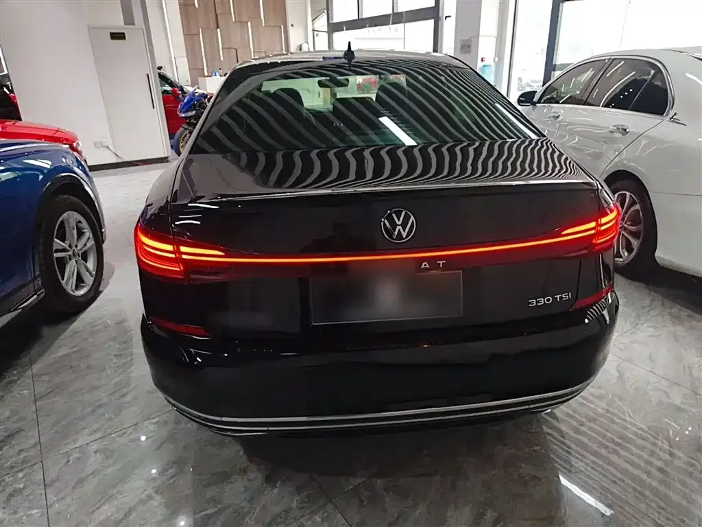 Volkswagen Passat — фото 6