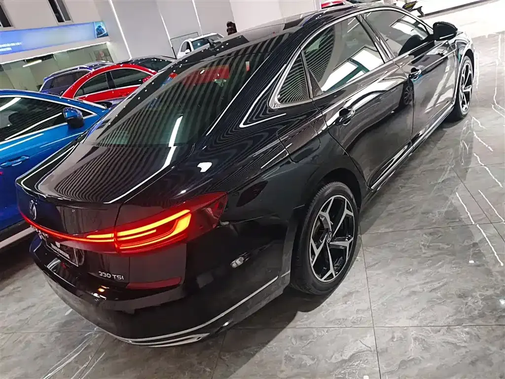 Volkswagen Passat — фото 7