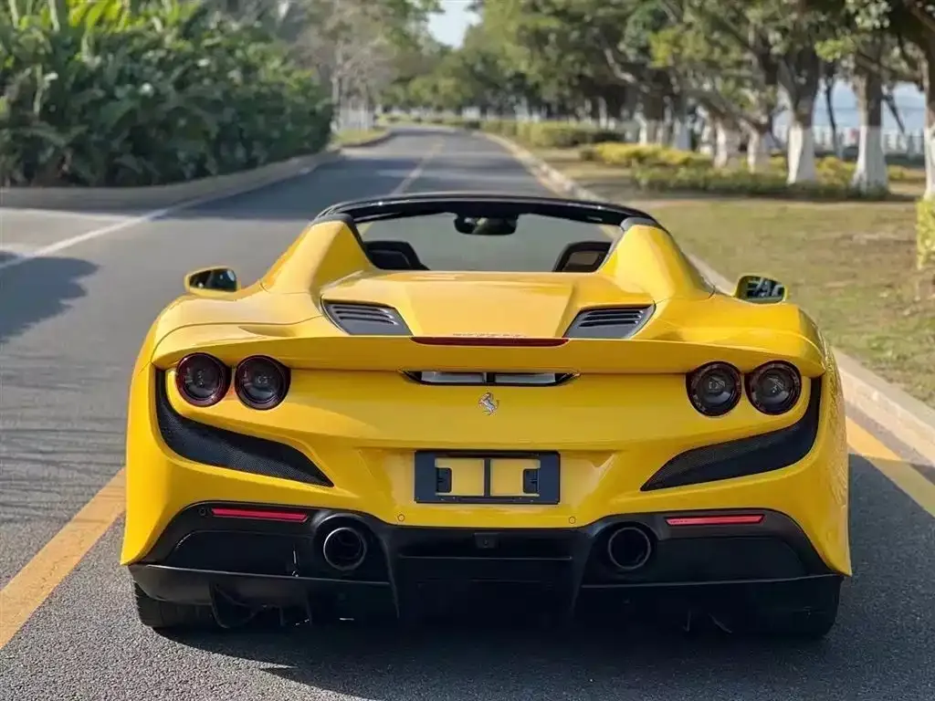 Ferrari F8 — фото 6