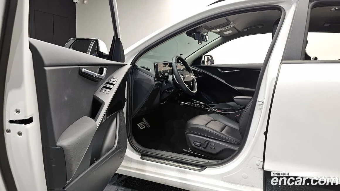 Kia Niro — фото 9