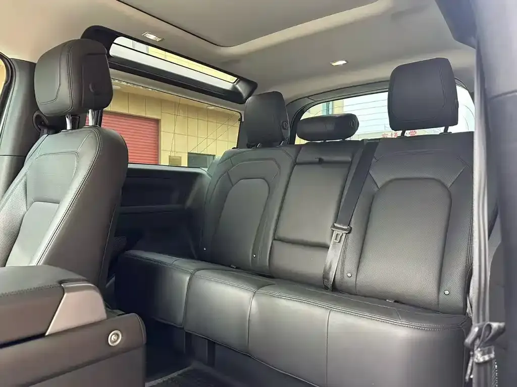 Land Rover Defender — фото 8
