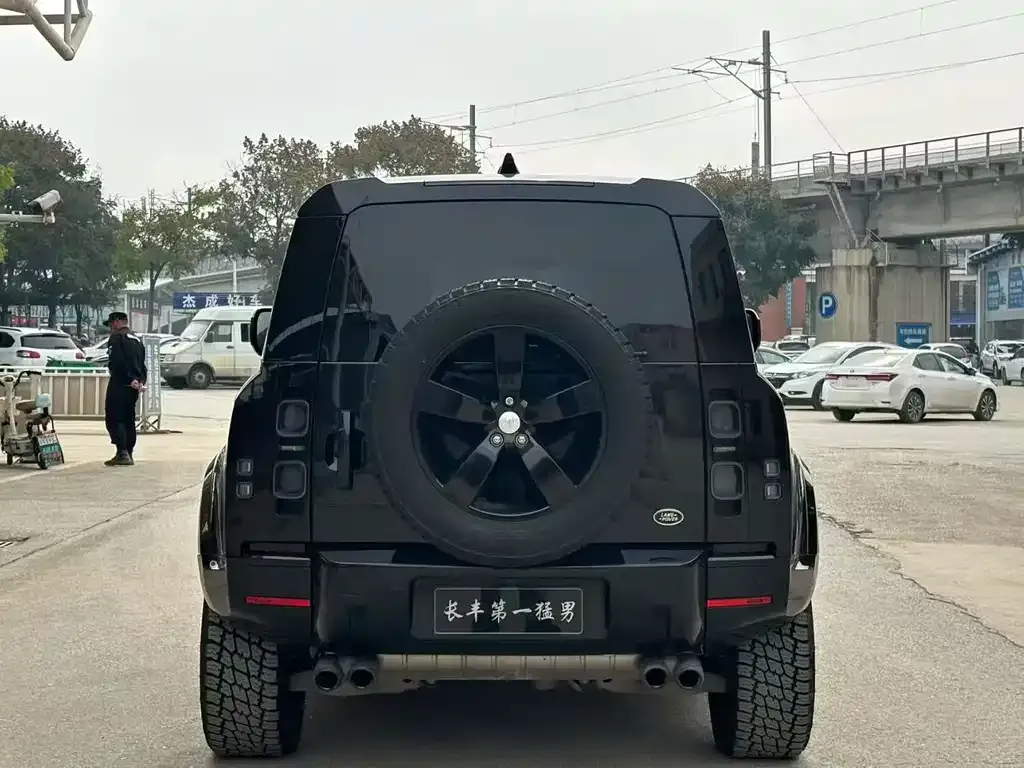 Land Rover Defender — фото 4