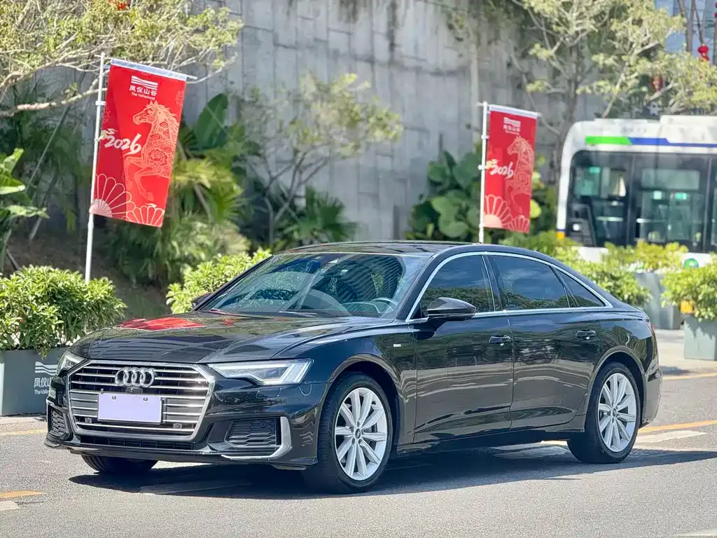 Audi A6L — фото 1