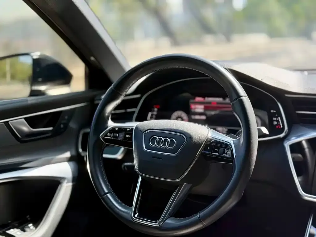 Audi A6L — фото 2
