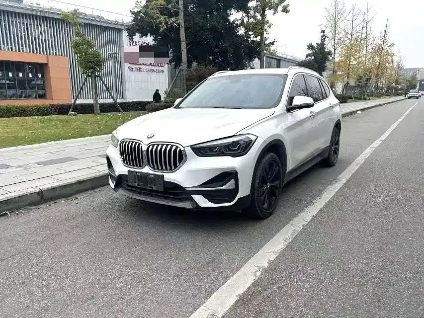 BMW X1 — фото 1